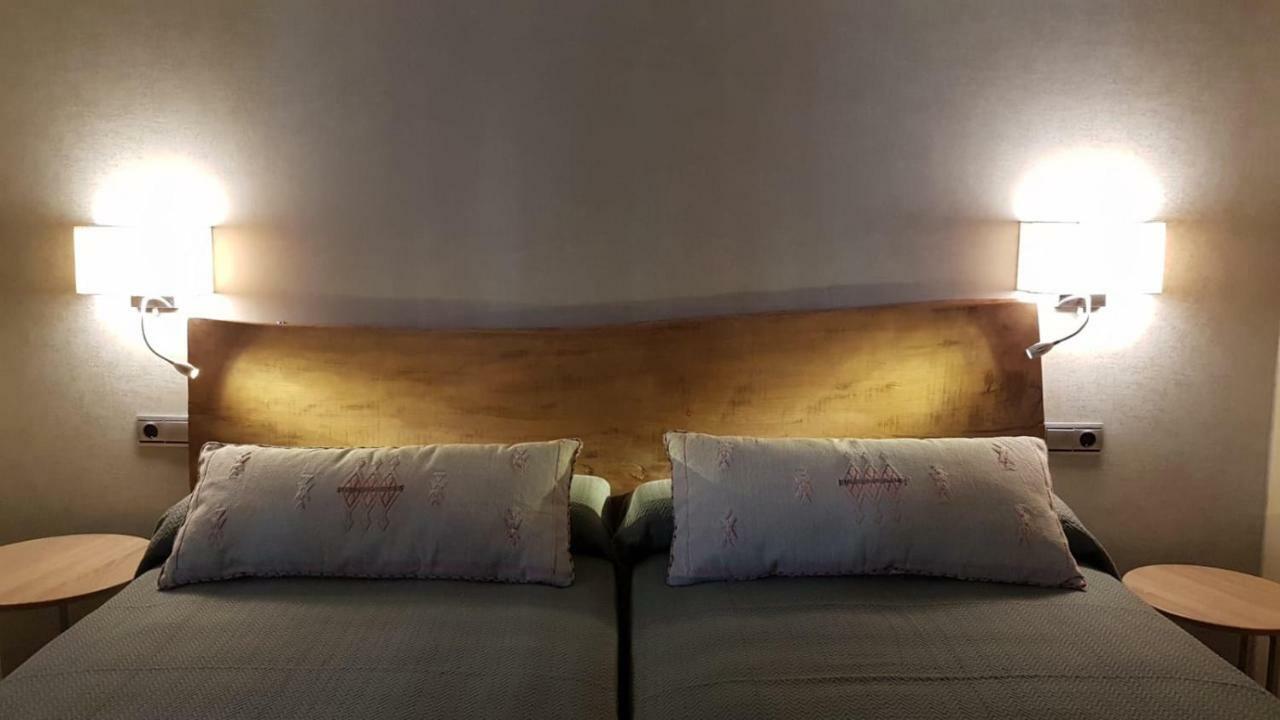 Hostal El Resbalon เซอร์เวรา เด ปิซูเอร์กา ภายนอก รูปภาพ