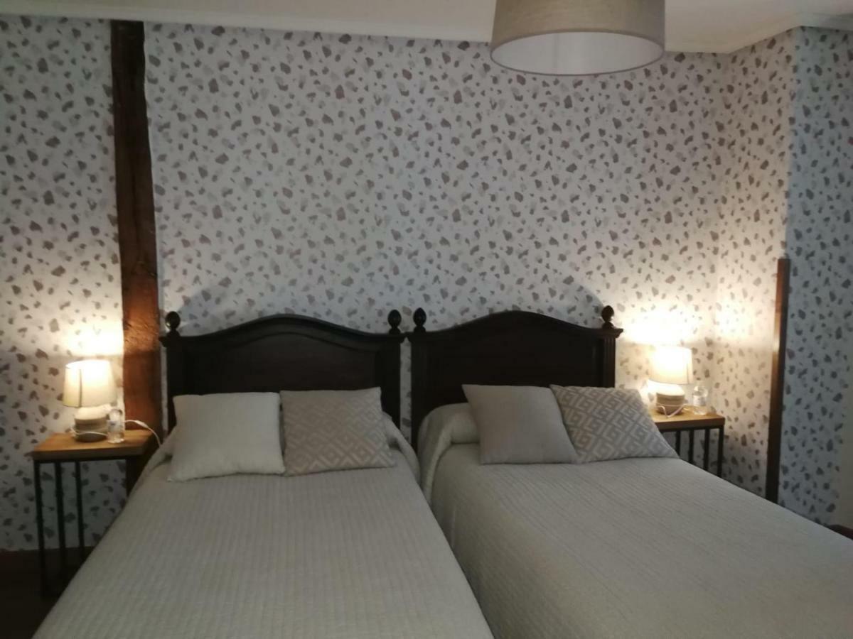 Hostal El Resbalon เซอร์เวรา เด ปิซูเอร์กา ภายนอก รูปภาพ